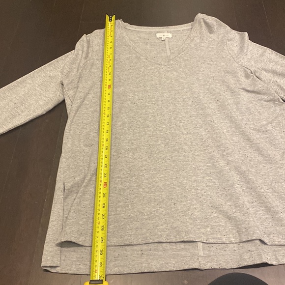 Lou & Grey incredibly soft sweatshirt. Like New - Picture 4 of 7